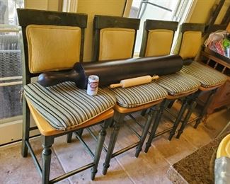 GIGANTIC ROLLING PIN-EITHER MAKE THE WORLD'S LARGEST PIZZA-OR HANG IT ON THE WALL!!!