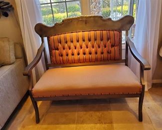 FABULOUS BENCH-SUCH A GREAT ACCENT PIECE!