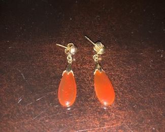 Gold and amber earrings 