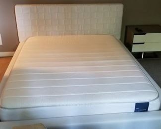 Modloft Madison Queen Bed in White