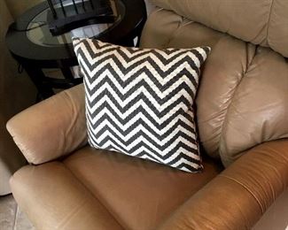 Who Doesn't Need A Leather La-Z-Boy!!...Id Hurry On This...