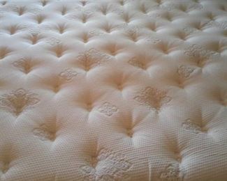 Simmons Beauty Rest mattress and box springs in like new condition. 