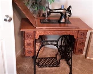 Singer Treadle Sewing Machine with great cabinet