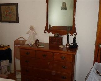 bedroom / mirror
