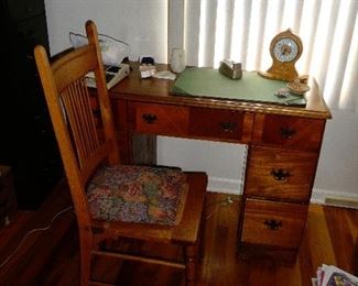 desk / office supplies