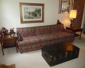 trunk / sofa / furniture