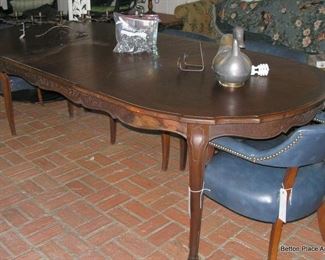 Large with leaves in Oval Mahogany Table