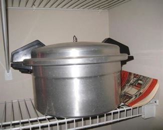 Large pressure cooker