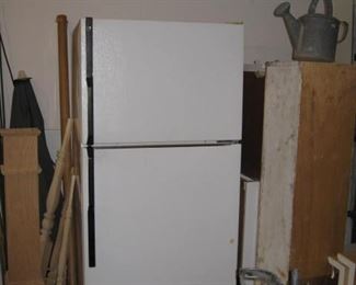 Kenmore refrigerator w/freezer