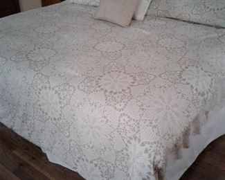 2 twin beds connected to form queen/king , comforter set