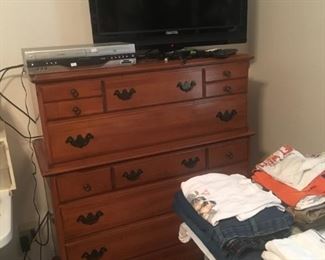 chest of drawers, flatscreen TV