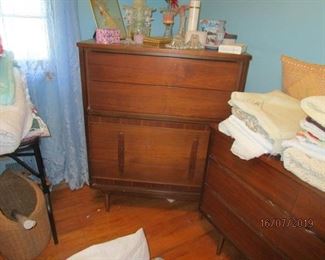 Mid century modern dresser and chest of drawes
