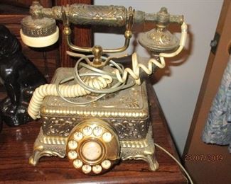 French telephone