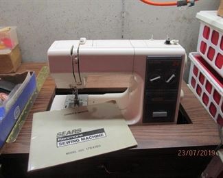 Sear sewing machine with cabinet