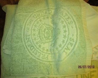 PRESIDENT'S AIR FORCE ONE TOWEL SET 