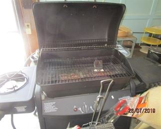 CHAR BROIL GRILL