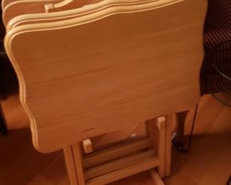 Handy dandy tray tables
