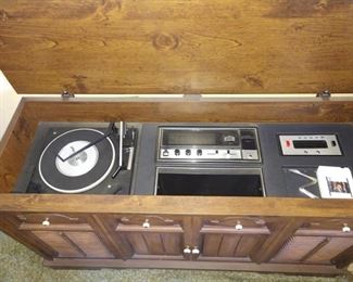 Dining Room:  Stereo w/Eight track