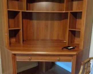corner desk
