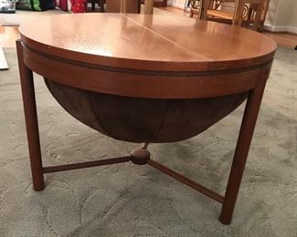 NORGEWAIN DESIGN COMPETITION 1962 - 1st PRIZE ROUND TABLE