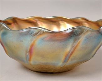 Tiffany Favrile Art Glass Bowl. 3 1/2" tall x 8" wide