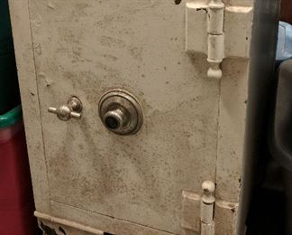 Antique White Yale Safe 29" tall x 17 3/4" long x 20" wide @ widest point