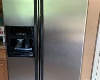 Whirlpool side-by-side refrigerator 