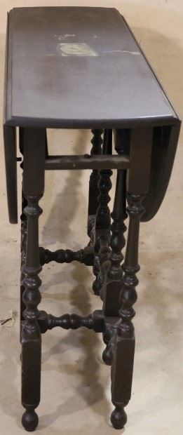 Gate leg table