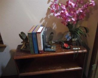 Bookcase, marble bookends with brass eagles, floral