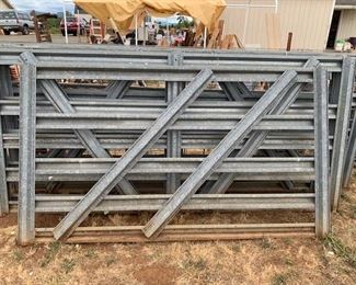 5 metal fence panels/gates