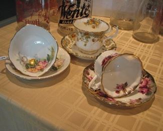 vintage collection of teacups & saucers