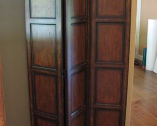 3 panel dividing screen