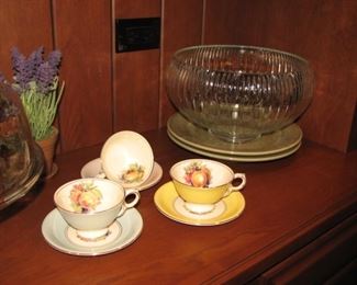teacups & saucers