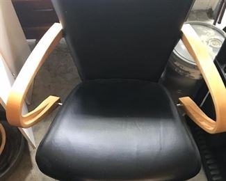 Salon Chair -  good quality - heavy!