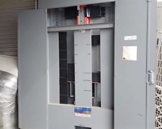 800 AMP Commerical Breaker Panel With Breakers