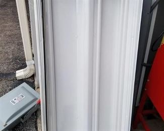 5 48in Florescent lights