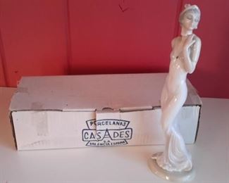 Casades 1169, 1920's lady, with box. Like new...no cracks, chips or crazing.