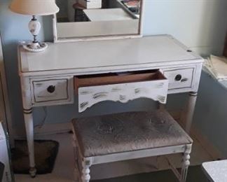 This antique vanity is part of a lovely bedroom set which includes a full size bed and dresser