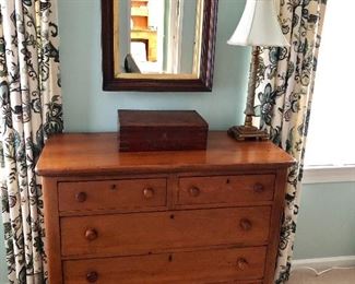 Vintage pine chest of drawers