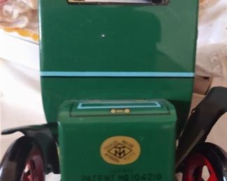 CLOSE-UP...TIN TOY CAR