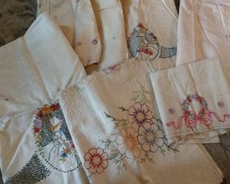 VINTAGE EMBROIDERED LINENS