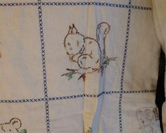 CLOSE-UP EMBROIDERED TABLE CLOTH