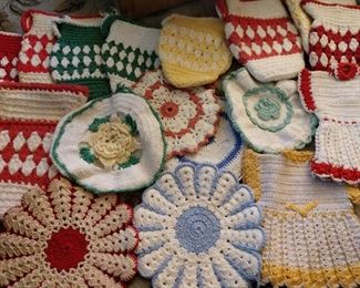 LARGE SELECTION....VINTAGE KITCHEN POT HOLDERS