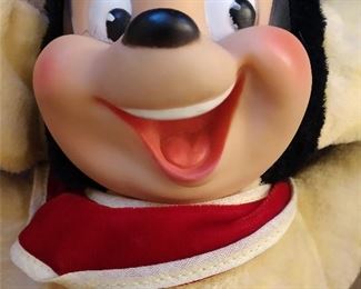 CLOSE-UP...MIGHTY MOUSE