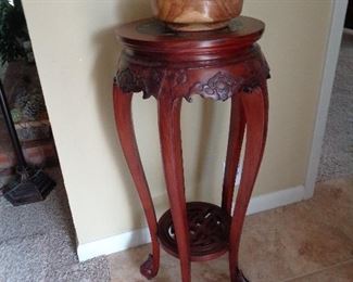 love this fern stand
