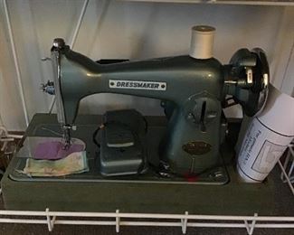 Vintage Dressmaker Sewing Machine 