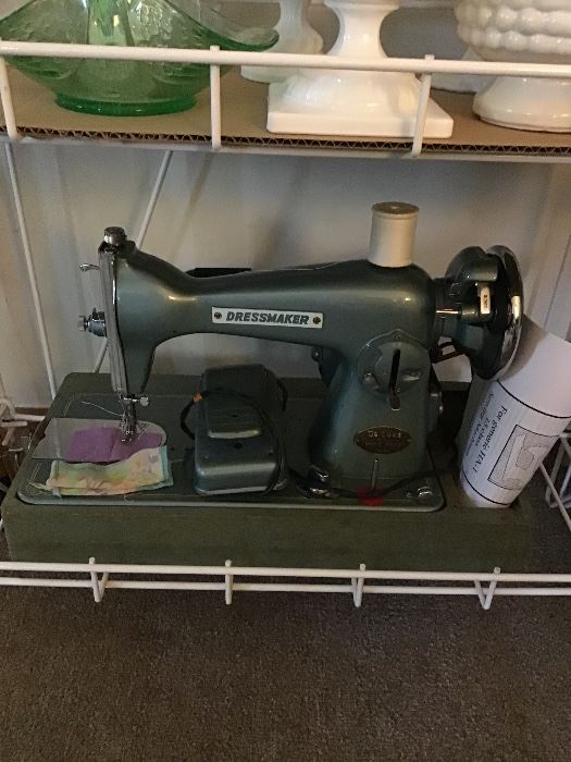 Vintage Dressmaker Sewing Machine 