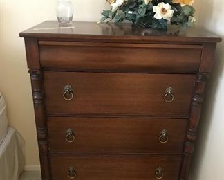 Vintage mahogany chest of drawers