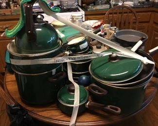 Complete set of cookware