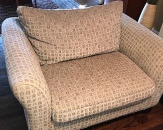 OVERSIZED LOUNGE ARM CHAIR                                              50" LENGTH X 39" DEPTH X 26.5" HEIGHT